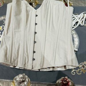 Brand new overbust set size 32